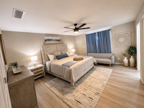 Internet, bed sheets - Blue Horizon • 5 minutes to Launch Ramp + Lake Views + Game Room! (Lake Havasu City)