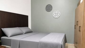 2 bedrooms, WiFi, bed sheets