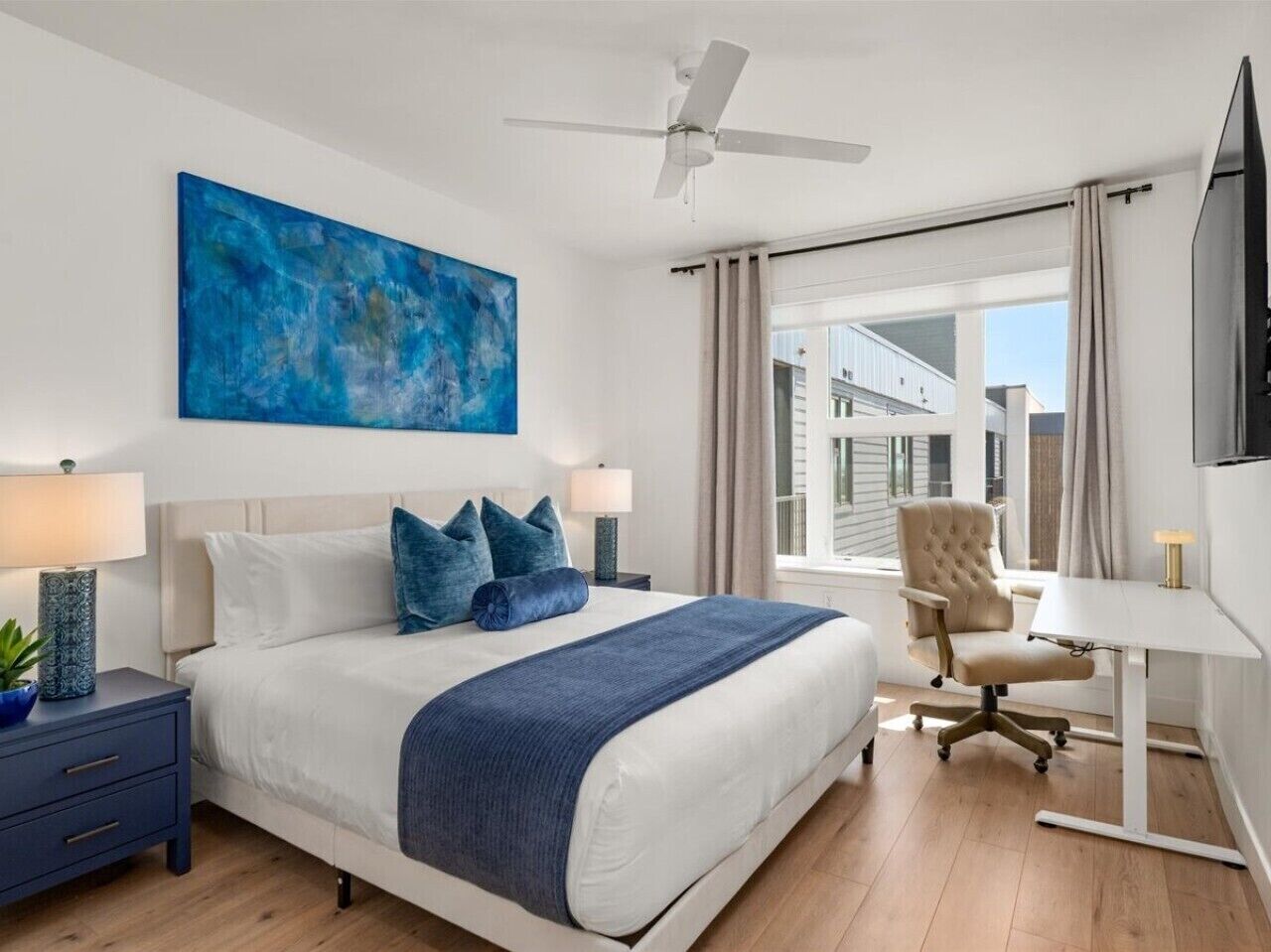 King bed with luxury mattress, local art and 55` Roku tv set!
