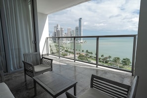 Quarto casal, vista para a baía | Área da propriedade