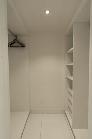 Double Room, Bay View | Interior - Apto 14J en YOO Vista al mar con 2 BR (Panamá)