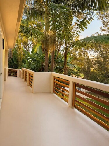 Luxury Newly Renovated Modern Retreat - Vineyard & Golf Course Views