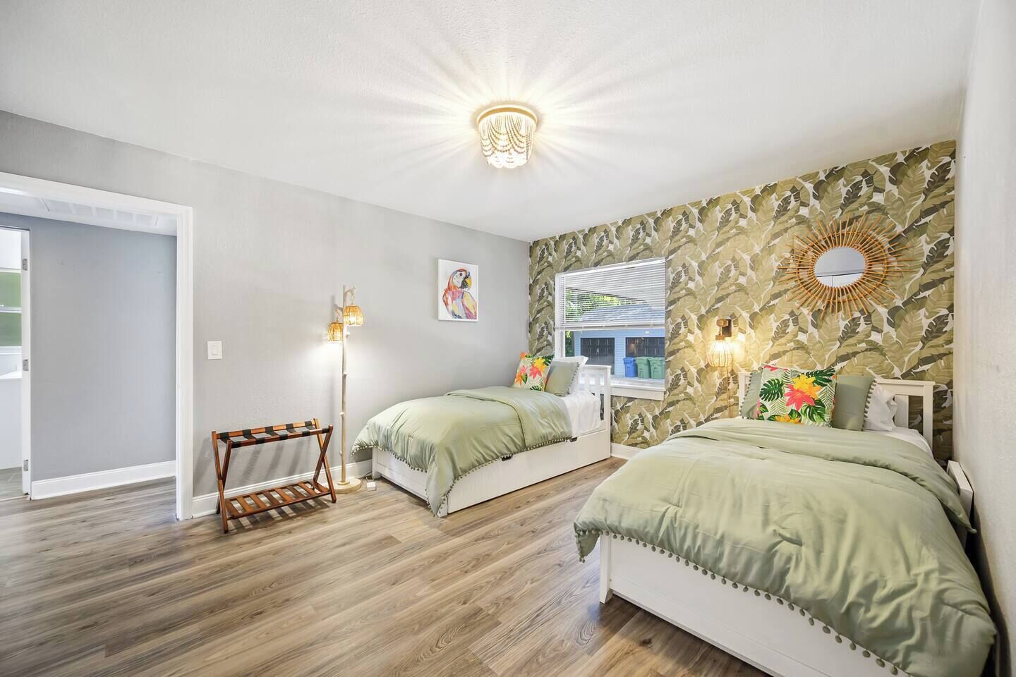 Desk, iron/ironing board, travel crib, WiFi