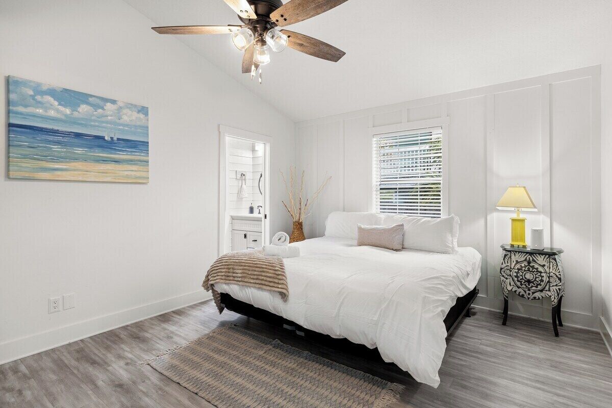 3 bedrooms, in-room safe, iron/ironing board, WiFi
