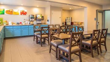 Free daily buffet breakfast