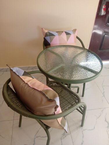 2 studio apartments in a quiet area, less than 100 meters from the main road