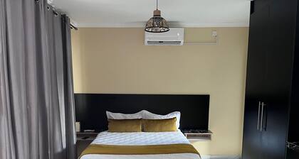 2 studio apartments in a quiet area, less than 100 meters from the main road