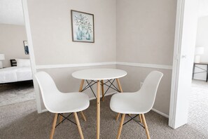 Dining - Sleepover | Prime 1BD/1BA + Gym - Wichita (Wichita)