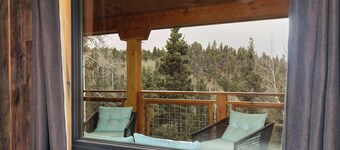 RidgeWalk Lodge and Treehouse - Sleeps 17, Views