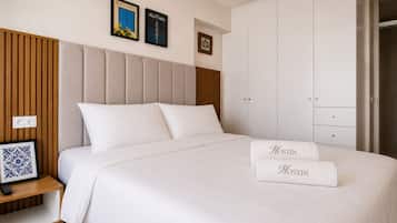 Apartment, Balcony, City View | Iron/ironing board, WiFi (free)