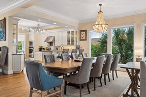 Dining - Gypsy Tide! Luxury 5 BR, 5.5 BA Oceanfront Home-Folly Beach! (Folly Beach)