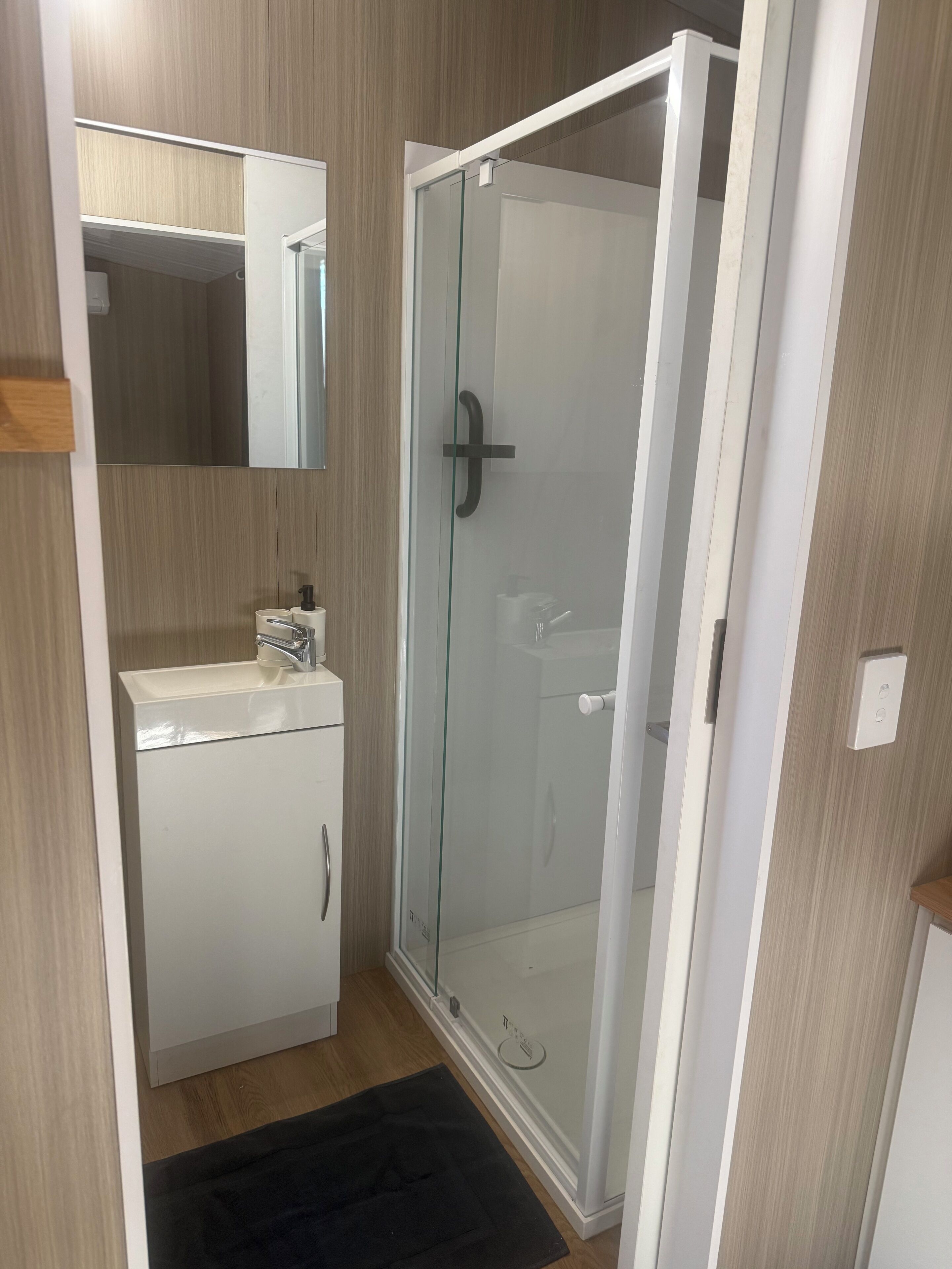 Cabaña, patio, vista a la montaña | Baño