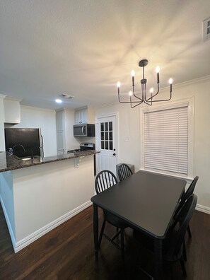 Unclassified image, 4 of 8, button - Renovated 2BR in Irving - King Bed (Irving)