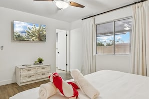 3 bedrooms, in-room safe, iron/ironing board, WiFi