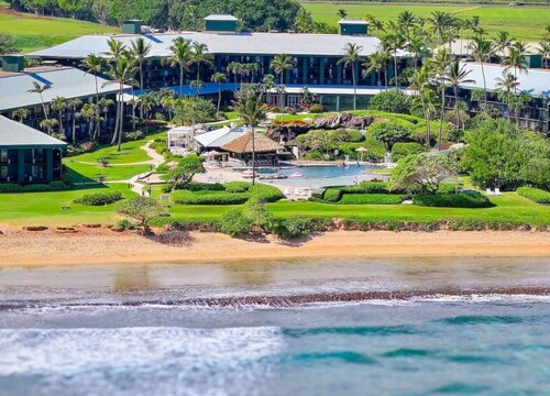The Nalu Suite | Stunning Views, Resort Access & Beach Gear provided
