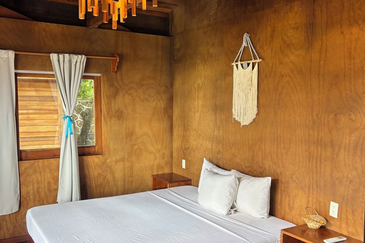Comfort Bungalow, 1 King Bed, Terrace, Partial Lake View | Free minibar, free WiFi, bed sheets