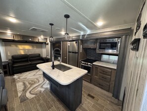 Interior - Glamping in style - Camper in Hickory (Hickory)