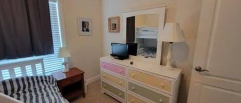 8 bedrooms, iron/ironing board, WiFi (free), bed sheets