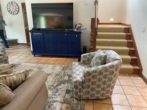 Living area - 3-bedroom house at beautiful Lake Wabaunsee (Alma)