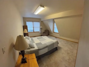 Unclassified image, 4 of 12, button - Cascades Condo / Pool Access / Great Location near Foster Lake! (Sweet Home)