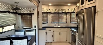 Destination Trailer on a 100 acre working Cattle Ranch with all comforts of home