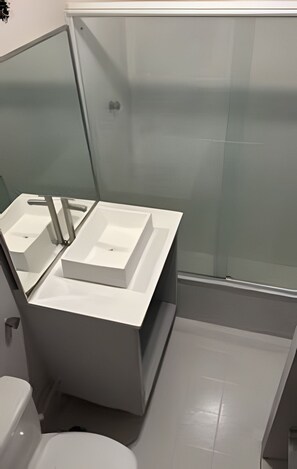 Comfort Apartment | Bathroom - Arcos da Lapa - Reformado - Air Cond. (Rio de Janeiro)