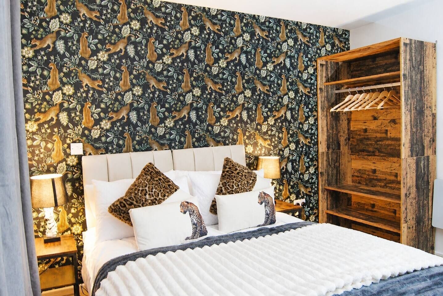 In-room safe, desk, iron/ironing board, WiFi