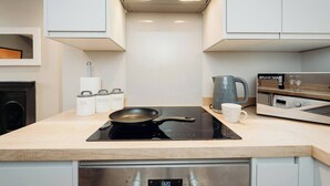 Private kitchen - #44 Victoria Apartment3|near snowdome| Guest for 4 (Staffordshire)