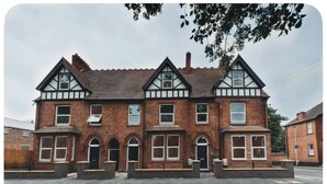 Exterior - #44 Victoria Apartment3|near snowdome| Guest for 4 (Staffordshire)