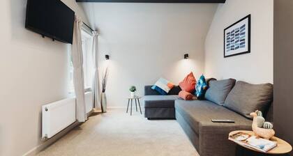 #39 Modern 2-Bedroom Stay with Comfort & Style