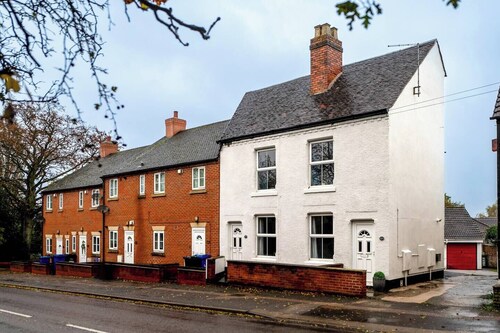 #33 Beautiful 2 bed apt Tamworth Private Parking