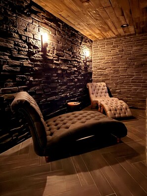 Spa - Private Spacious 20 Acre Luxury Estate with Wellness Room close to River Towns (Beldenville)