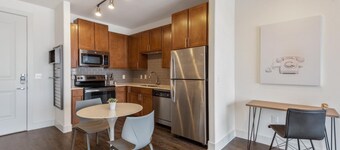 Landing Amazing 1bd, Pool