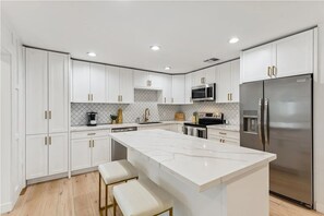 Private kitchen - Old Town Scottsdale Getaway  5BR • Sleeps 10 (Scottsdale)