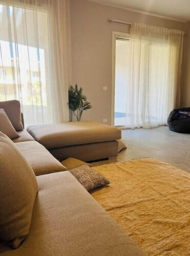 Boho-Chic Beachfront Villa - Ain Sokhna, Garden