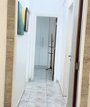 Ảnh chưa phân loại, 2 trong số 32 ảnh, nút