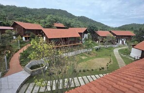 Chalé família, sacada, vista para o resort | Área da propriedade
