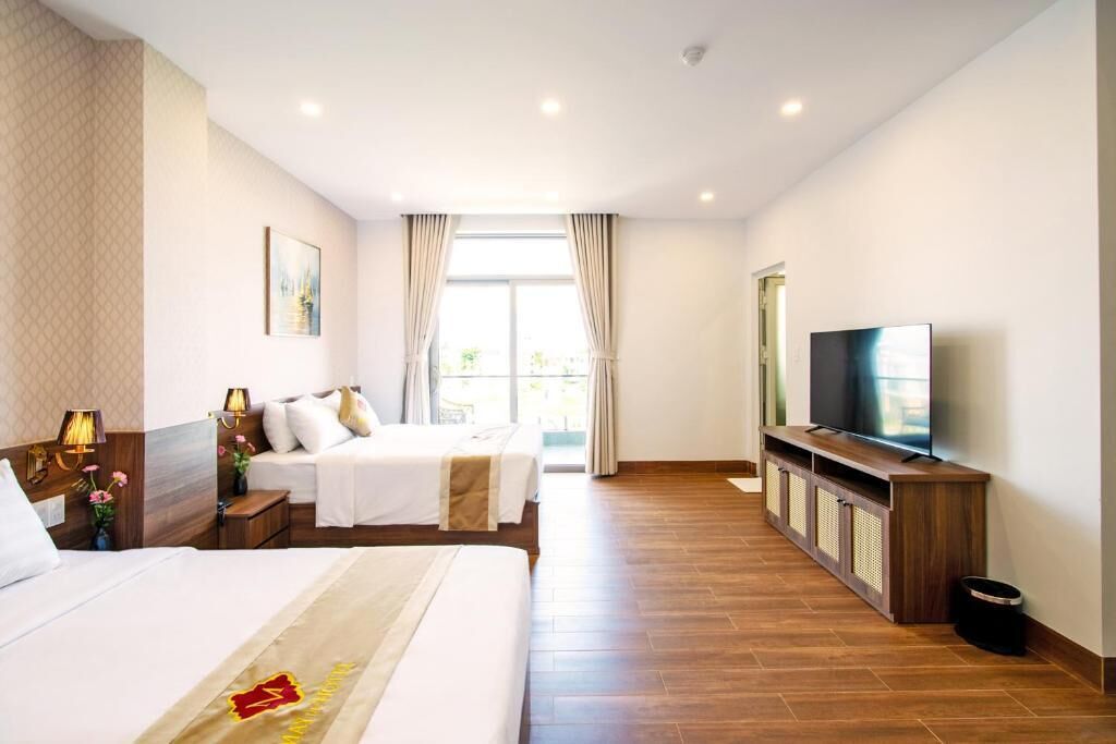 Family Room, City View | WiFi (free)