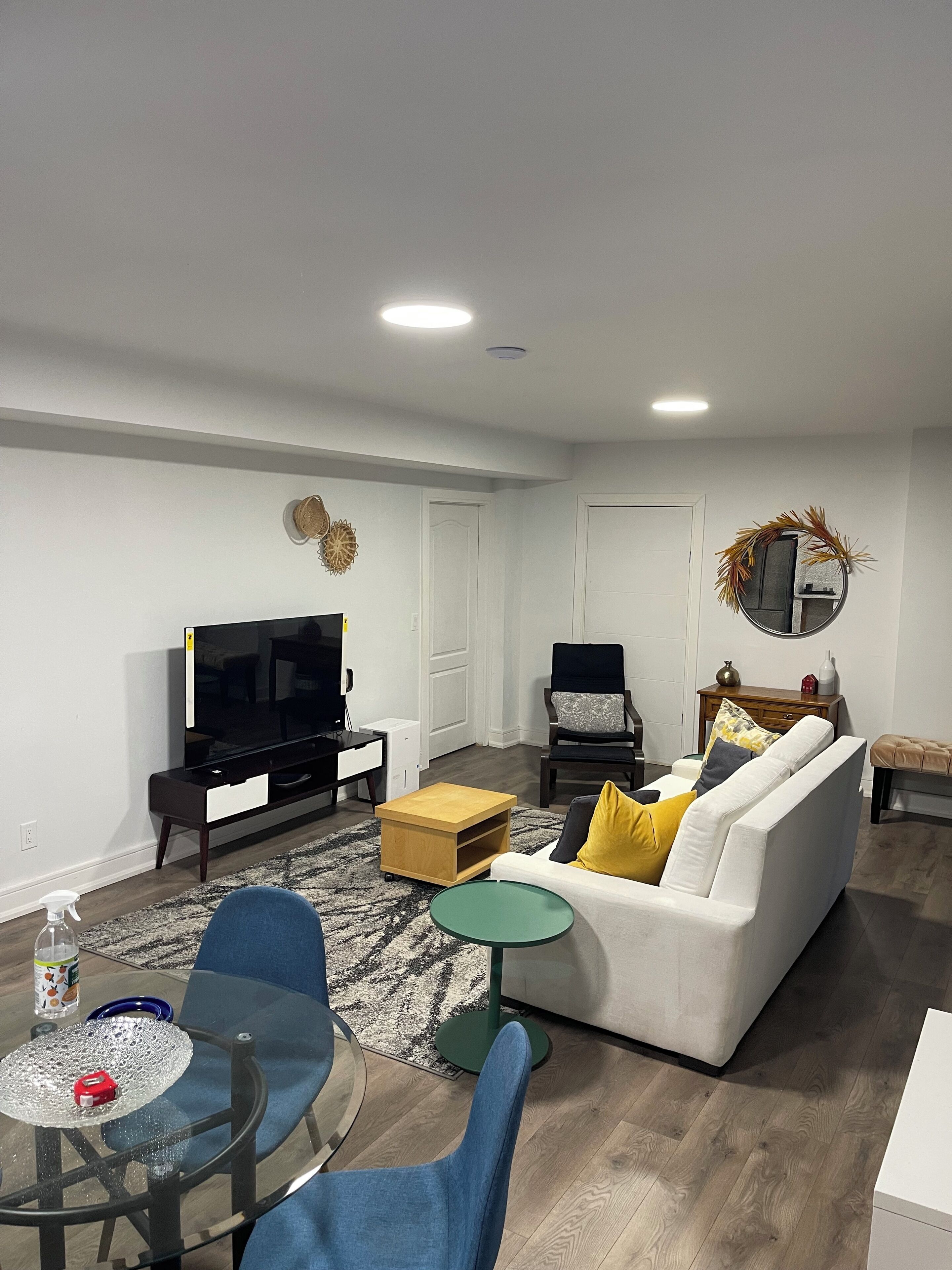 Spacious Private Bedroom With Ensuite And Living Room With Separate Entrance - 奧沙華