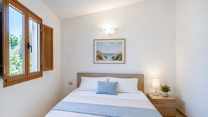 Room - House in Nicotera Marina (070) (Nicotera Marina)