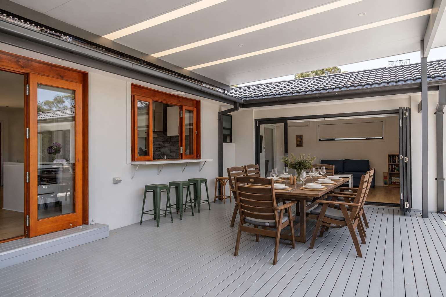 Outdoor dining