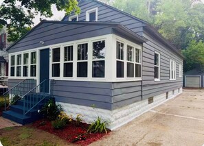 Exterior - Spacious & Newly Renovated 3 BR Home Near Beaches (Muskegon)