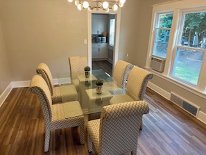 Dining - Spacious & Newly Renovated 3 BR Home Near Beaches (Muskegon)