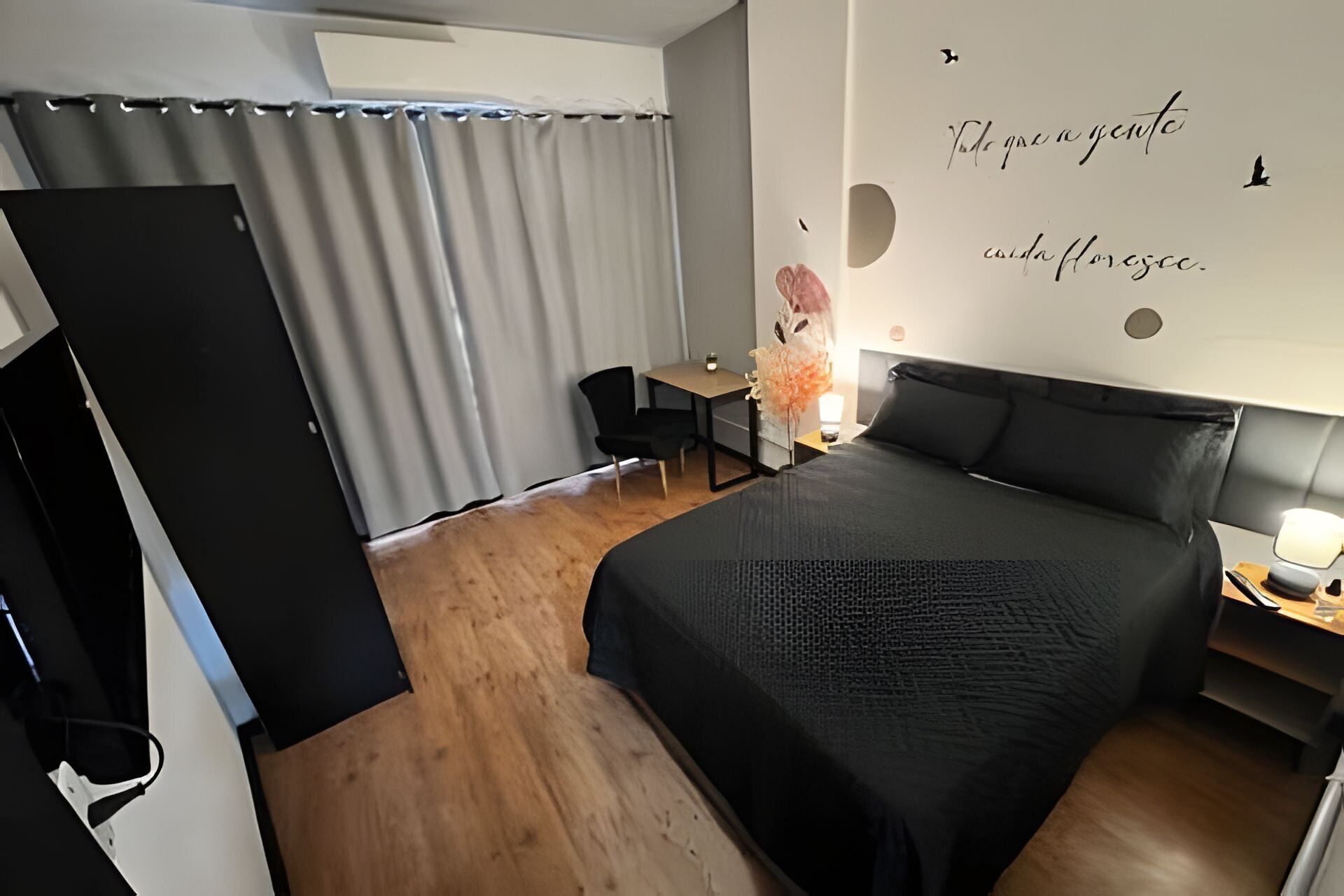 Deluxe Apartment | Desk, laptop workspace, free WiFi