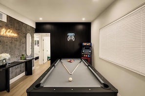 Games room - Hollywood Luxury Retreat with Arcade (West Park)