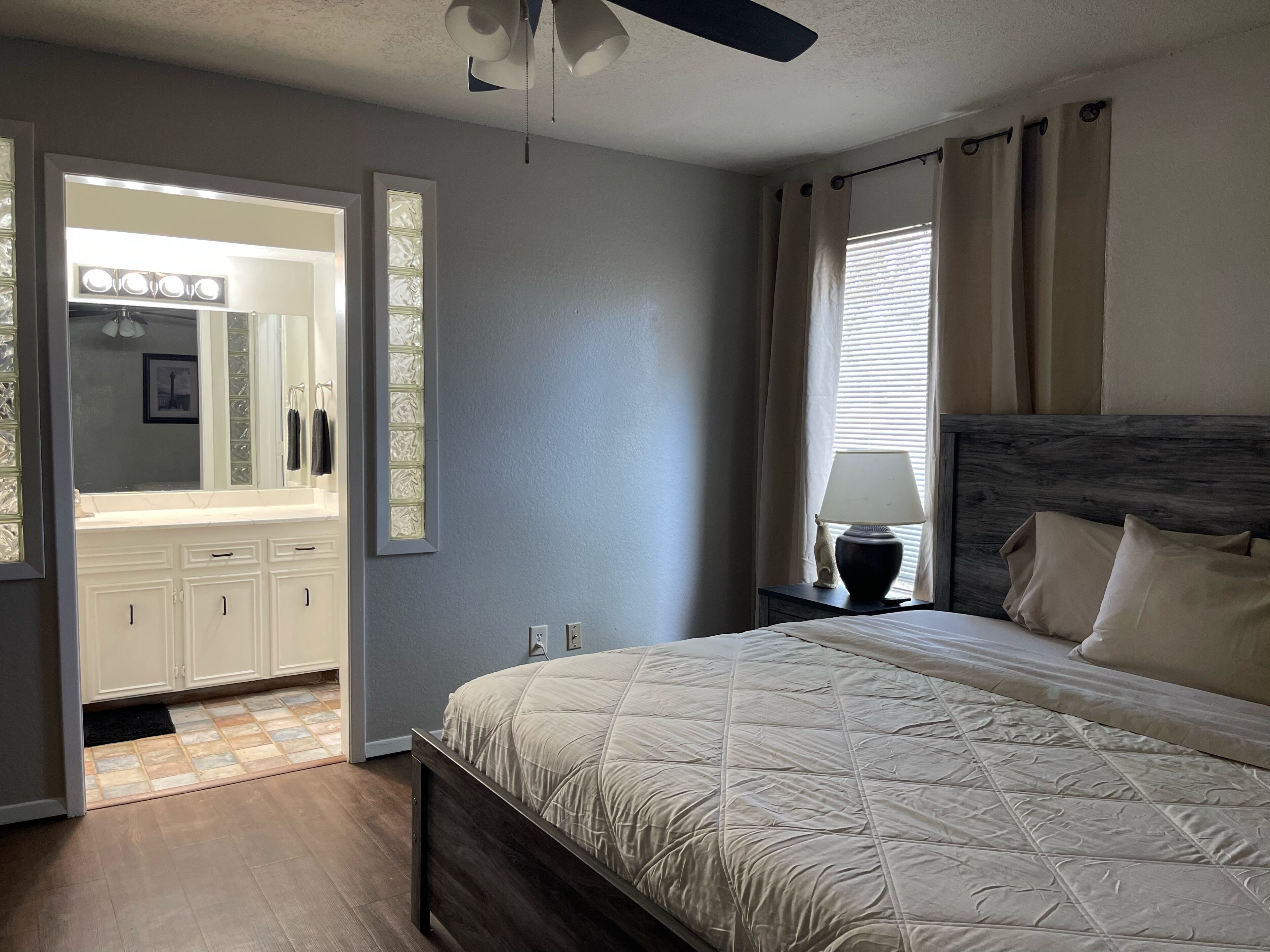 3 bedrooms, iron/ironing board, WiFi (free), bed sheets