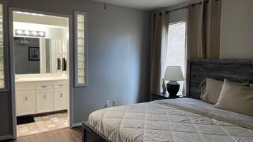 3 bedrooms, iron/ironing board, WiFi (free), bed sheets