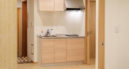 Direct train access to 道頓堀 黒門市場 USJ Kyoto Temmabashi Blue Sky Guesthouse
