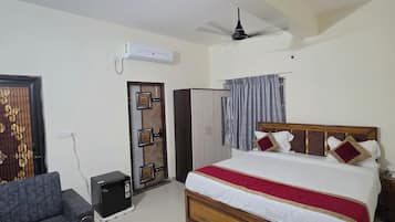 Luxury Suite, Balcony, City View