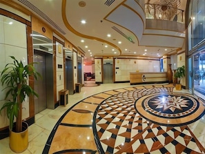 Lobby - Al Mokhtara Diamond (Madinah)